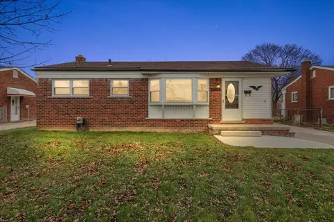 25146 Wagner Ave, Warren, MI 48089