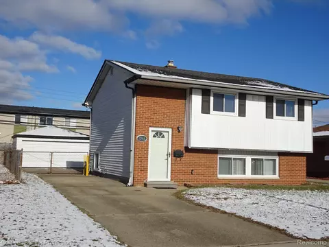 1249 E Harwood Ave, Madison Heights, MI 48071