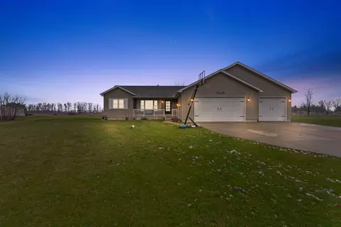 7445 Reid Rd, Swartz Creek, MI 48473