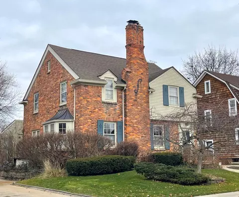 10 Hanover Rd, Pleasant Ridge, MI 48069