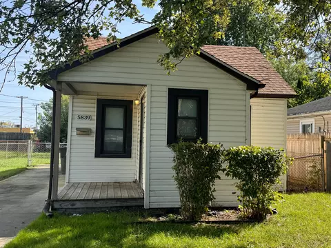 5839 Hazel St, Taylor, MI 48180