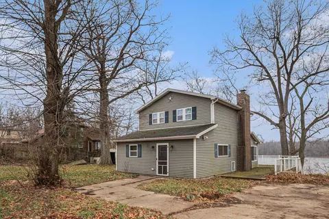 1296 Lakeview Dr, Tipton, MI 49287