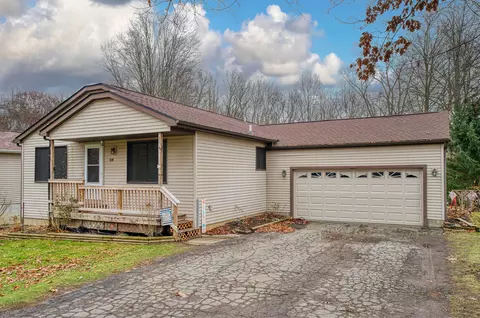 414 Pond St, Pinckney, MI 48169