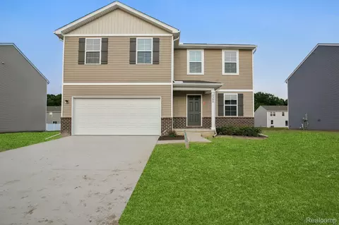 2200 Gunnison Ln, Monroe, MI 48162