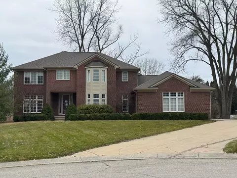 444 Kennebunk Dr, Oakland, MI 48306