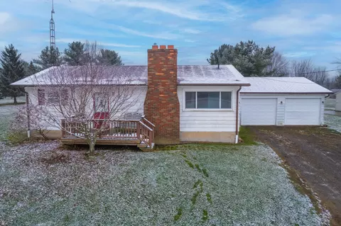 4101 Ray Rd, Holly, MI 48442