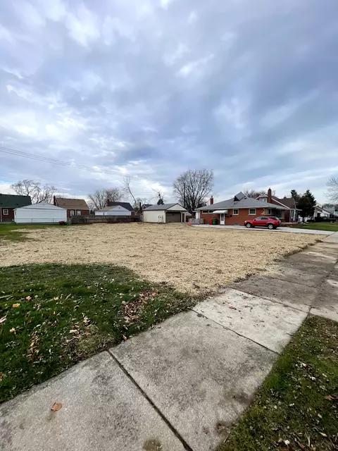 Vacant Semrau Ave, Eastpointe, MI 48021