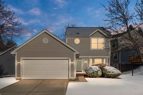 41401 Clinton Dr, Novi, MI 48377