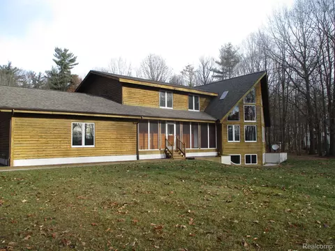 7050 Trumble Rd, St. Clair, MI 48079