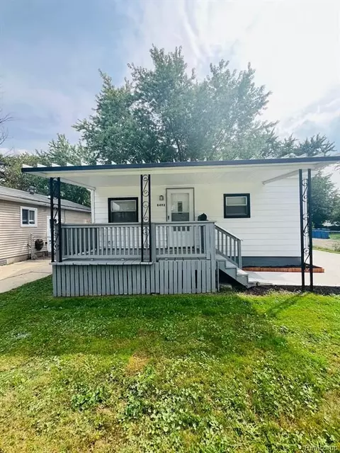 8492 Continental Ave, Warren, MI 48089
