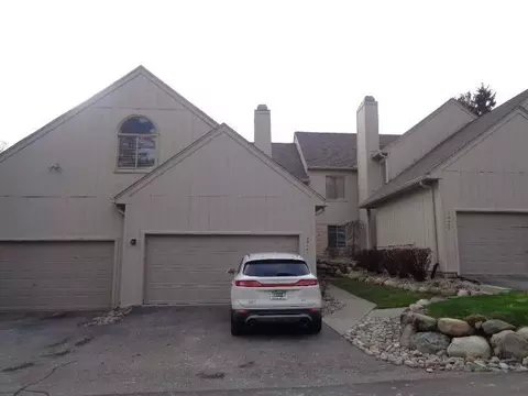 29441 Laurel Dr, Farmington Hills, MI 48331