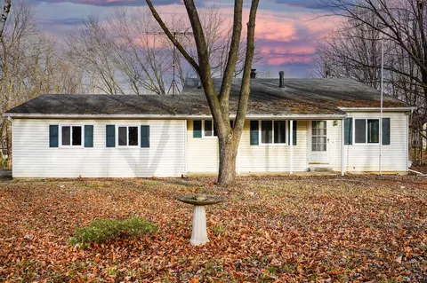 3890 Mason Rd, Howell, MI 48843