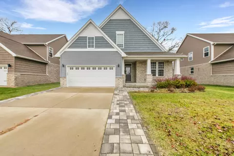 8030 Russell Dr, Westland, MI 48185