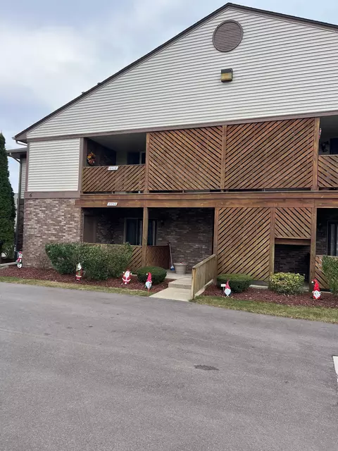 16406 Clarkson Dr, Fraser, MI 48026