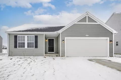 16562 Charles Town Dr, Fenton, MI 48451