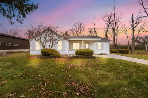 30512 Bock St, Garden City, MI 48135