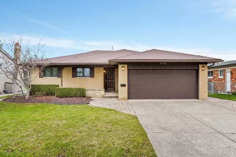 37539 Rosebush St, Sterling Heights, MI 48310