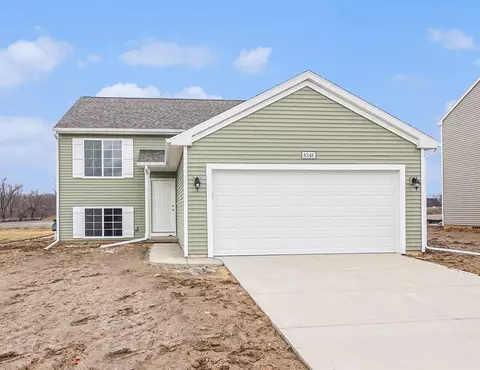 8346 Majestic Blvd, Handy, MI 48836