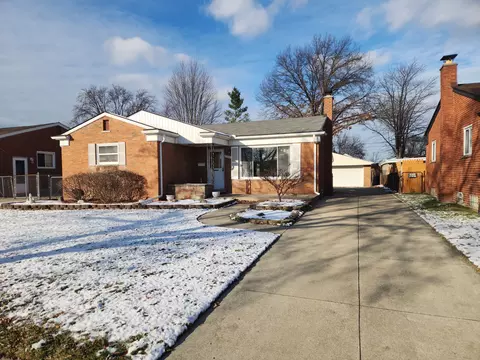 8395 Darlene St, Warren, MI 48093
