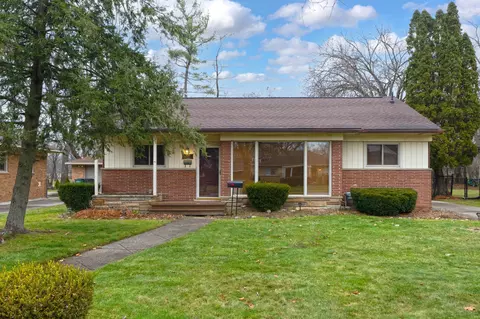 31384 E Rutland St, Beverly Hills, MI 48025