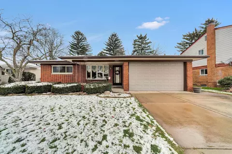 30021 Cousino Dr, Warren, MI 48092