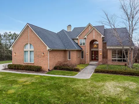6681 Box Wood Crt Ct, West Bloomfield, MI 48322