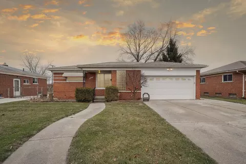 28854 Gilbert Dr, Warren, MI 48093