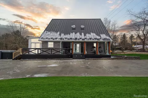2211 Bingham Rd, Vienna, MI 48420