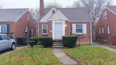 15216 Fairmount Dr, Detroit, MI 48205