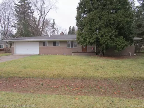 21560 S Tuller Crt Ct, Southfield, MI 48076