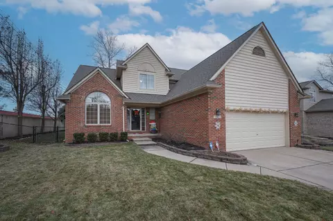 35862 Elmira St, Livonia, MI 48150