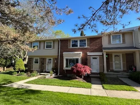1622 Brentwood Dr, Troy, MI 48098