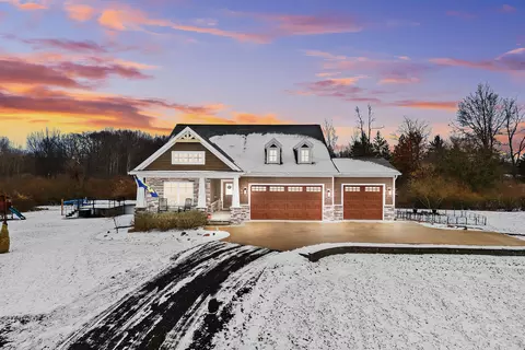 5899 Chilson Rd, Genoa, MI 48843