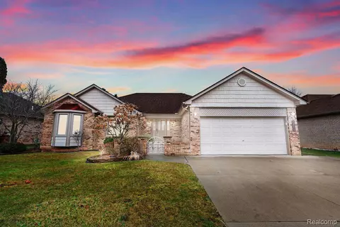 46690 Barbara Dr, Macomb, MI 48044