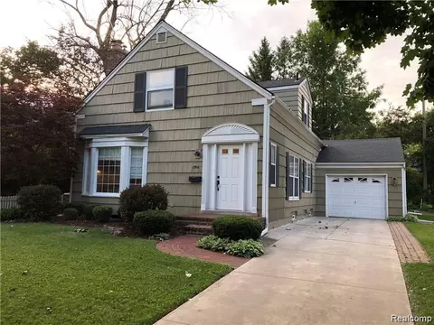 15916 Longmeadow St, Dearborn, MI 48120