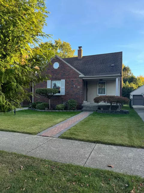 23051 Sheridan St, Dearborn, MI 48128