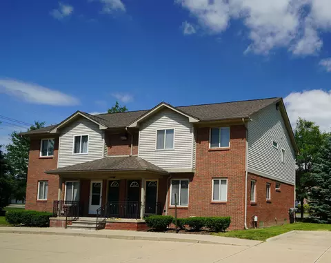 18530 E 14 Mile Rd #A2, Fraser, MI 48026