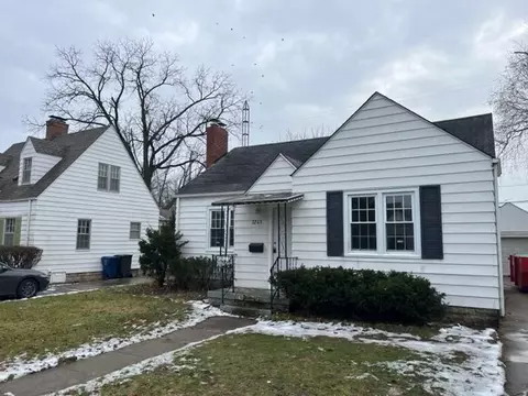 2208 Pierce St, Flint, MI 48503