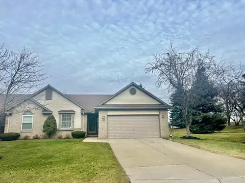240 Winding Brk #104, Commerce, MI 48390