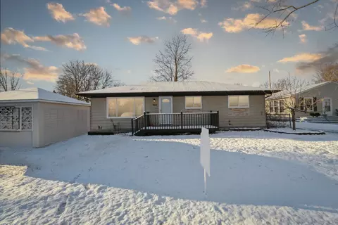 965 Columbia St, Algonac, MI 48001