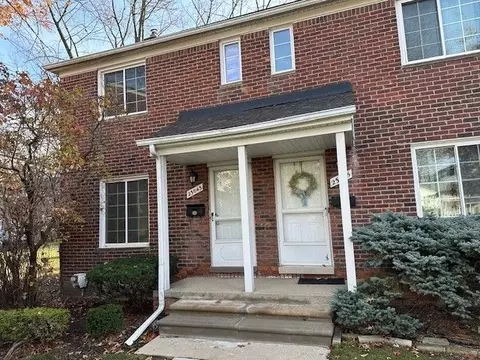 23043 Gary Lane Ln, Saint Clair Shores, MI 48080