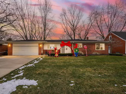 21208 Yale St, Saint Clair Shores, MI 48081