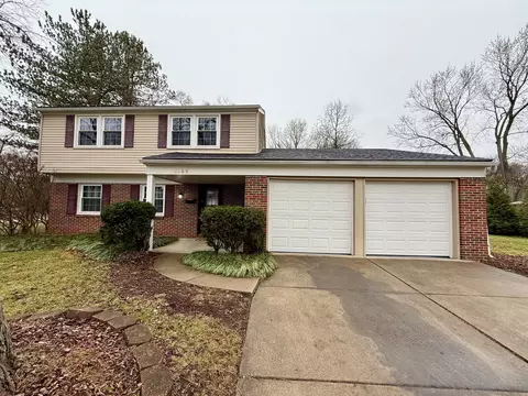 2369 London Dr, Troy, MI 48085