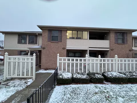 19585 Northridge Dr, Northville, MI 48167