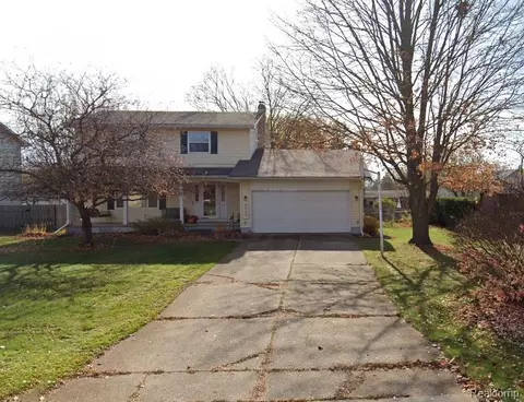 5490 Old Franklin Rd, Grand Blanc, MI 48439