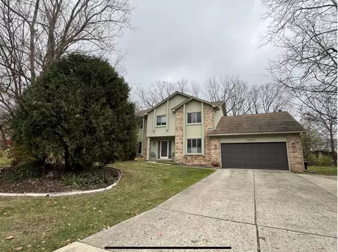 34662 Valley Forge Dr, Farmington Hills, MI 48331