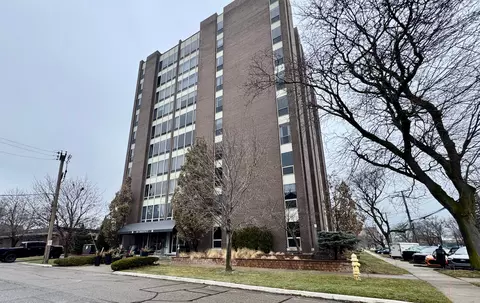 20 Chestnut St #101, Wyandotte, MI 48192
