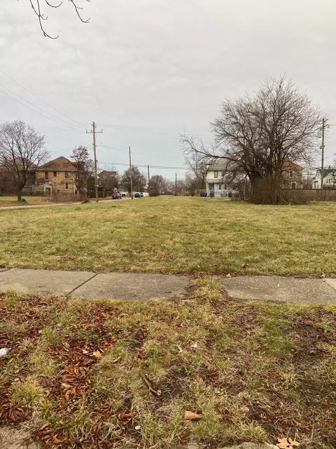 2426 Antoinette St, Detroit, MI 48208