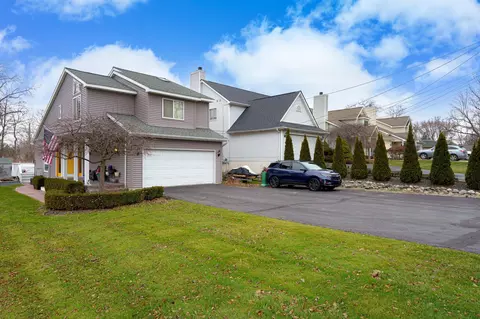 1444 Otter Ave, Waterford, MI 48328