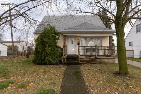 7098 Gilman St, Garden City, MI 48135